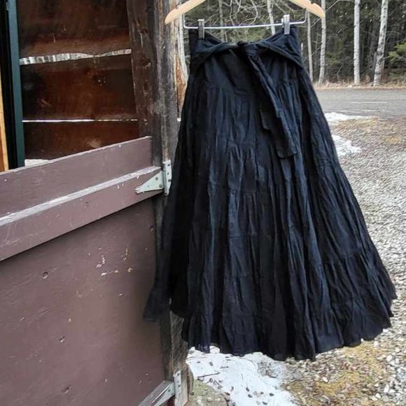 So Much Skirt it's a Dress!! BLACK ONE SIZE SKIRT - Picture 2 of 4